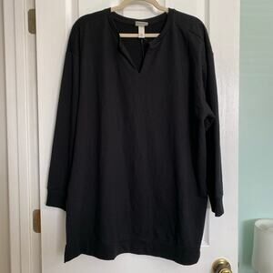 Women’s 2x black v-neck top New with Tags Ava and Viv